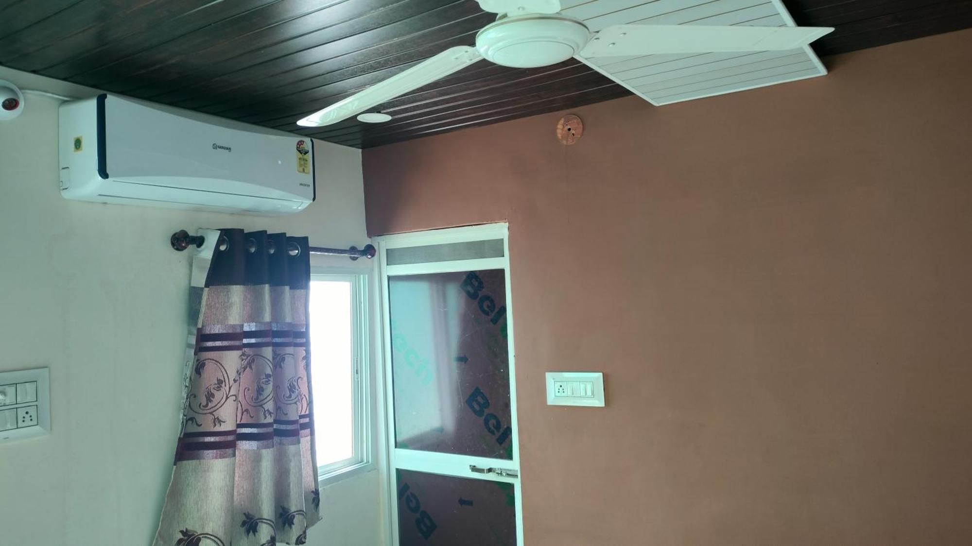 Kailash Kuti Guest House Ujjain Habitación foto